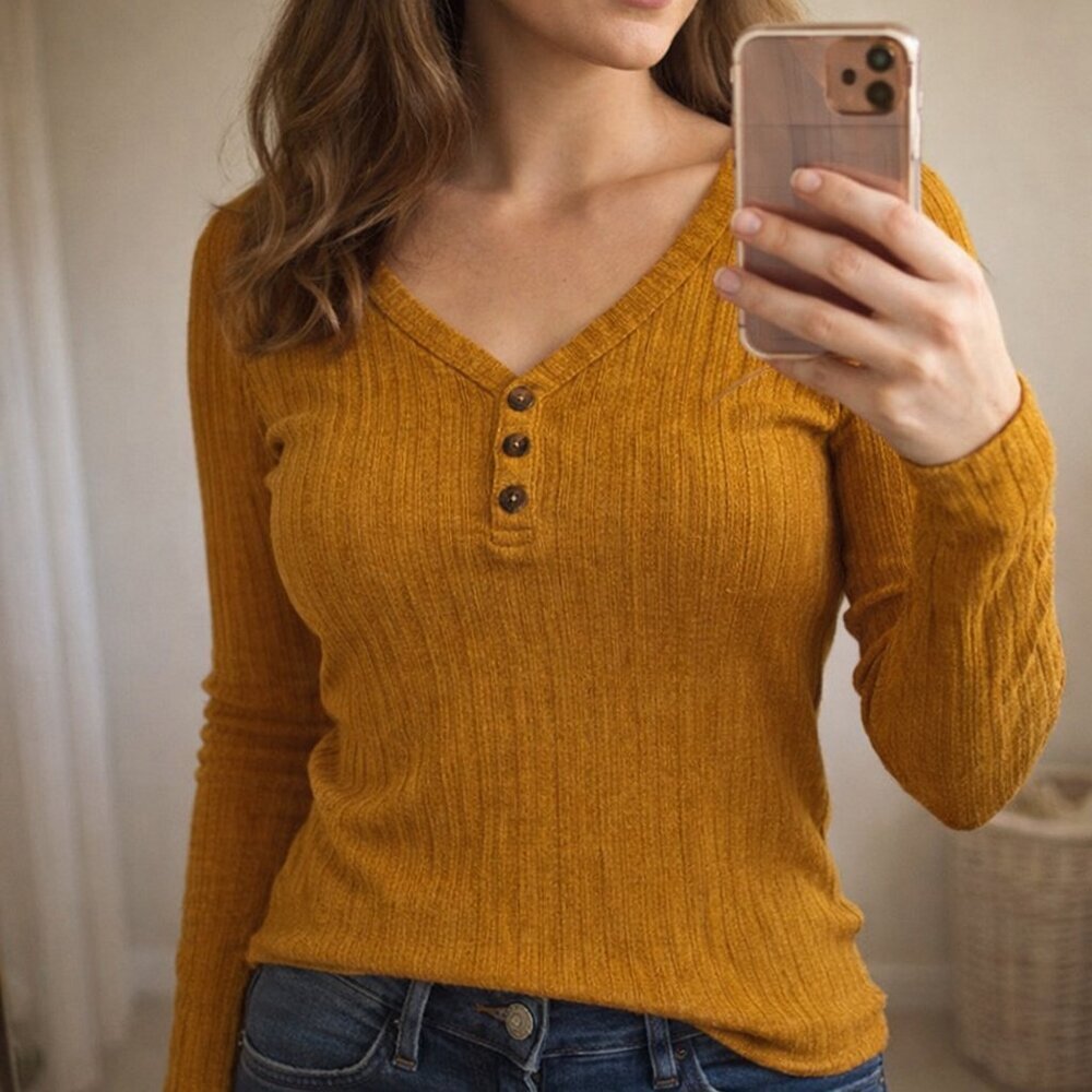 Suzy Shier Mustard Ribbed Knit Henley Top Size Large Long Sleeve Stretch Fall